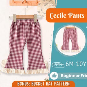 Può includere: Pantaloni per bambini modello Cecile, a quadri rossi e bianchi, appesi a una gruccia di legno. I pantaloni hanno gambe svasate con bordo in pizzo bianco. L'immagine include il testo "Cecile Pants", "Back View" e "Beginner Friendly".