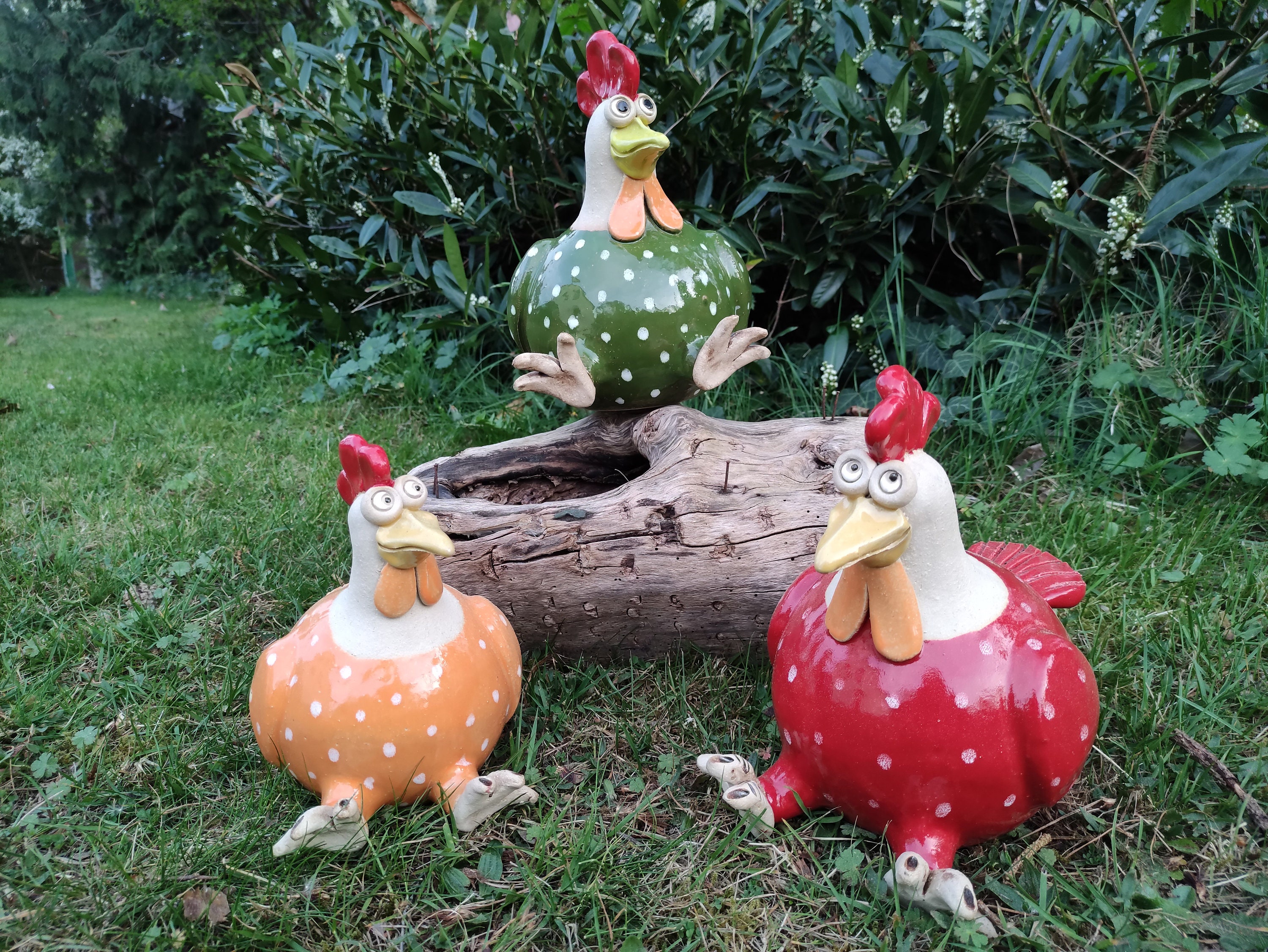 Lustiges Huhn aus Keramik handgefertigt auf Bestellung, Gartenstele, Hahn, frostfeste Gartendeko