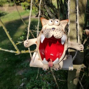 Rocking cat made to order, ceramic bird feeder in the shape of a cat, feeder, bird feeder, frost-resistant