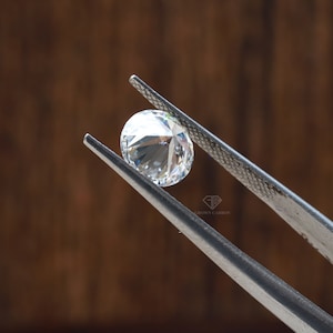 A well-proportioned 1.00ct round lab-grown diamond at 6.5mm shown on the finger.
This iconic carat weight is the most popular for engagement rings.
Its sparkle, clarity, and perfect proportions make it a classic centerpiece.
Crafted for brilliance and backed by certification.