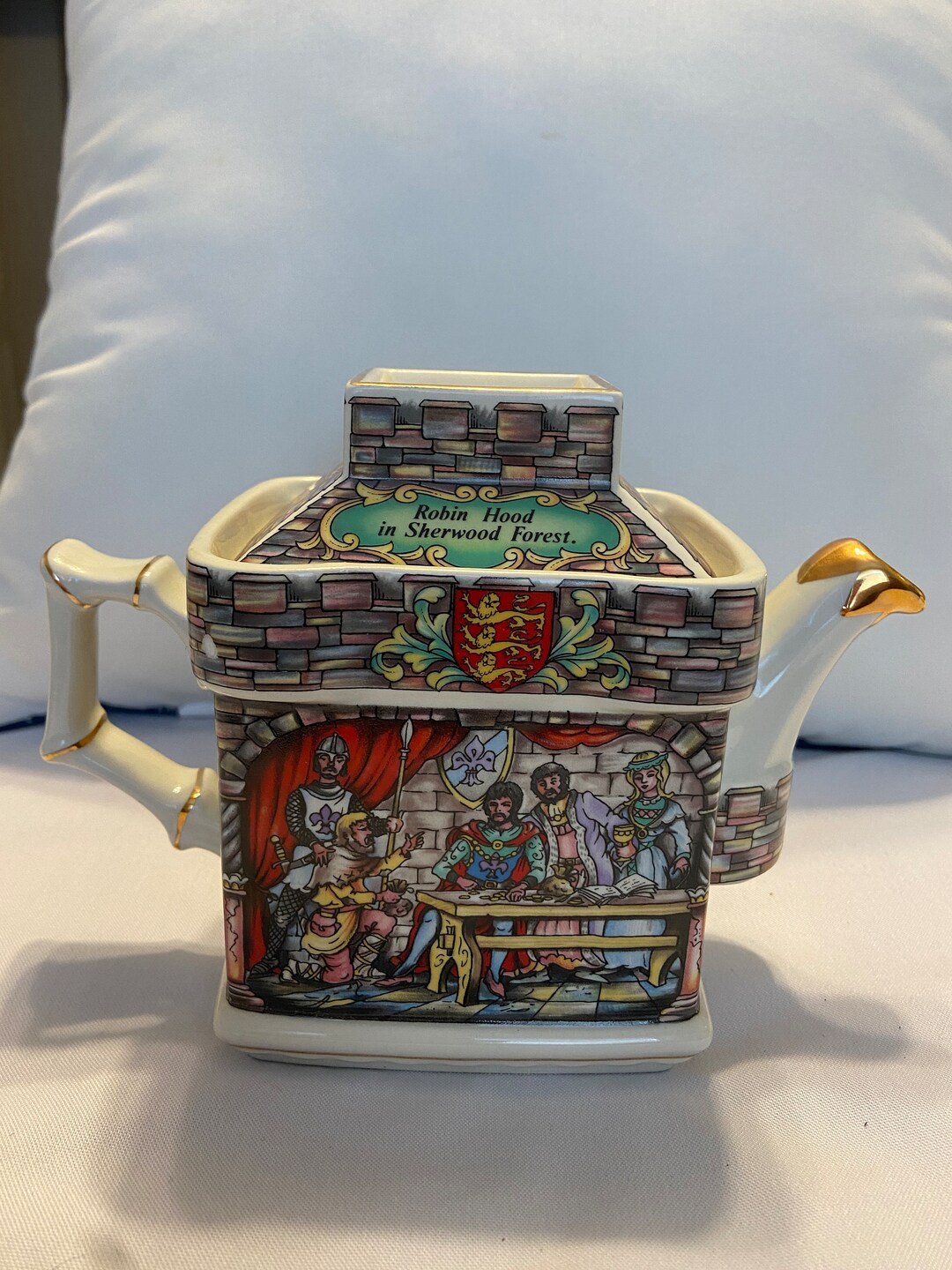 Sadler Robin Hood Teapot England Gold Trim Beautiful Sandler Teapot