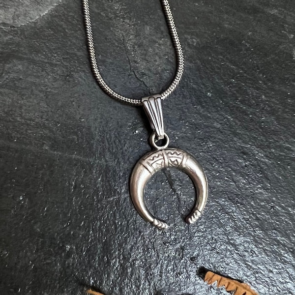 Crescent Moon Necklace Silver Boho // Moroccan Pattern Ethnic | Antique