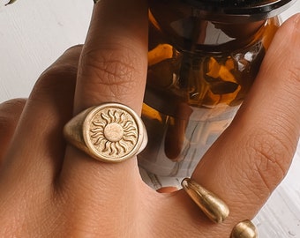 Anel Boho Sol, Dourado, Ajustável | Anel de Sinete Vintage | Sol Gravado | Joias de Verão