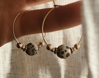 Discreet Jasper hoop earrings // gemstone, brass, gold, design jewelry, modern shape, antique