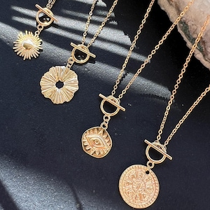 Boho necklace with interchangeable pendant in gold // delicate necklace with toggle clasp | unique summer jewelry for festivals
