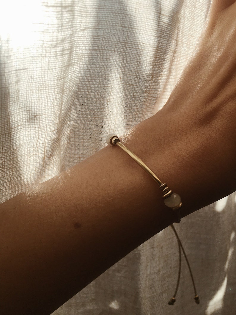Gemstone bracelet Boho, filigree friendship bracelet, gold, design jewelry Mondstein