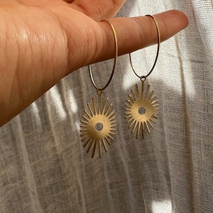 Sun hoop earrings brass // earrings gold, design jewelry, modern shape, antique