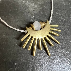 Collar de Sol con Piedras Preciosas Boho Dorado // Piedra Lunar, Labradorita, Joyería de Verano, Único, Antiguo, Ajustable