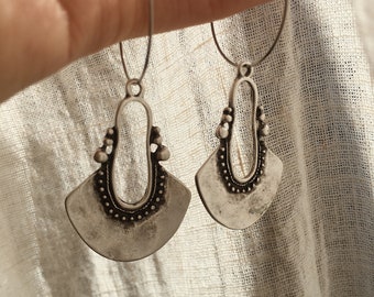 Large Moroccan Hoop Earrings Silver// Earrings, designer jewelry, modern shape, pattern, antique,