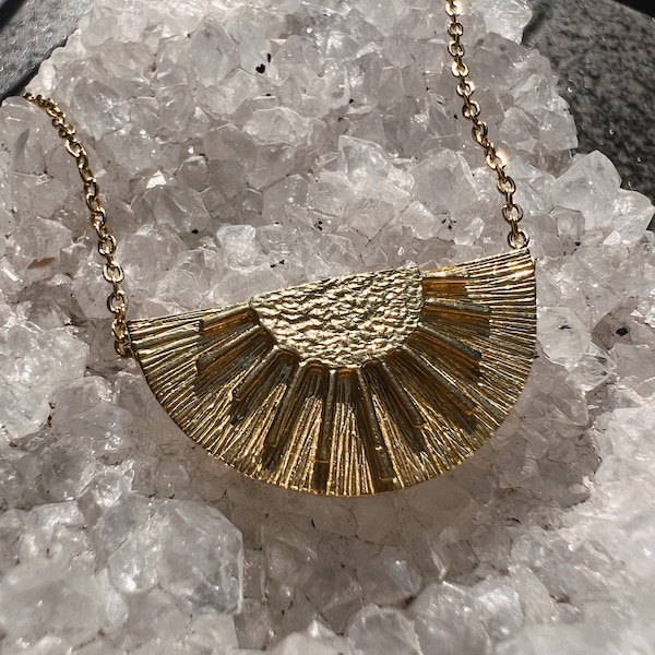 Sonne Kette Halbkreis Gold Boho // Designschmuck, Unikat, antik