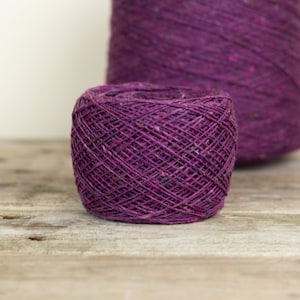 Soft Donegal tweed yarn, Irish tweed yarn, 100% merino wool yarn, fingering weight, fuchsia pink - 50 g