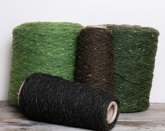 Soft Donegal tweed yarn, irish tweed yarn, 100% merino fingering wool yarn, shades of green - 50 g