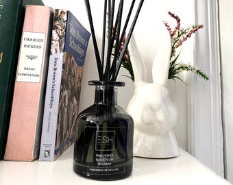 Xmas gift idea! Reed Diffuser Pink Pepper, Black Plum & Rhubarb Luxury Eco Friendly - Black Bottle - Amazing Scent Throw and Long Lasting