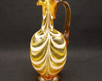Carafe LEGRAS - Verre jaune antique et émail blanc - Art nouveau