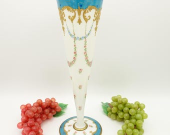 LEGRAS - « Cornet hollandais » - Vase en opaline - Louis XV - Victorien