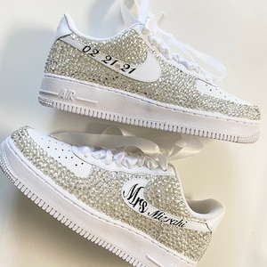 jordan retro 1 low red and black