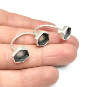 Hexagonal ring (3 setting) blank, bezel, cabochon mountings, adjustable ring, 8mm blank, Silver plated brass HNF1118