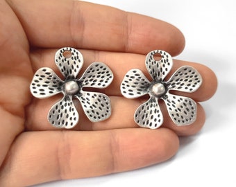 2 Ciondoli a fiori Ciondoli antichi placcati in argento 33x32mm HNF386