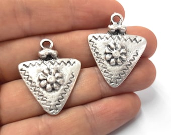 2 Flowers charms Antique silver plated charms 33x25mm HNF359