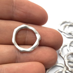 10 Hammered circle round charms hoops connector findings Antique silver plated charms 18mm HNF344