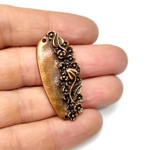 Pendentif à breloques 2 fleurs vintage Breloques plaquées cuivre antiques 43 x 20 mm HNF1049