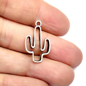 4 Cactus silver charms Antique silver plated charms 25x15mm HNF1180