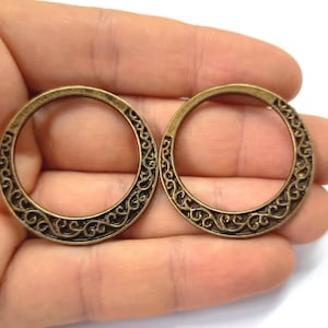 2 Round charms Antique bronze plated charms 35mm (the same on both sides) HNF399