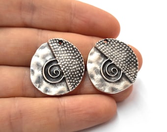 2 Hammered spiral round charms 25mm Antique silver plated charms HNF322