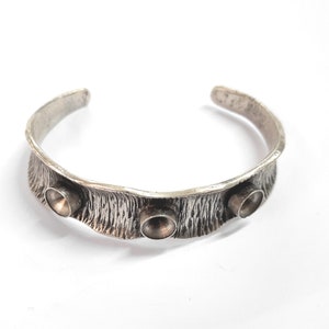 Stripes Silver bracelet blank cuff blank bezel, cabochon mountings, adjustable bracelet, 8mm blanks, Silver plated brass HNF111