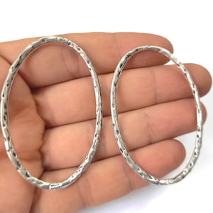 2 Oval hammered hoop findings Antique silver plated findings 58x38mm HNF699