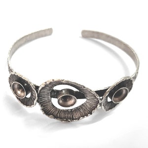 Flower bracelet blank cuff blank bezel, cabochon mountings, adjustable bracelet, 8mm blanks, Silver plated brass HNF106