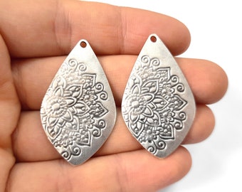 2 Ciondoli a forma di fiore a goccia Ciondoli placcati in argento antico 42x25mm HNF378