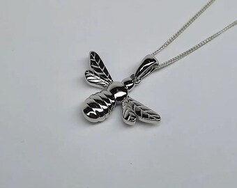 Silver Bee Charm on Silver Necklace, Bee jewelry, Bumblebee Charm, 925, Gift For Her, boho Jewelry, Dainty Bee Pendant, Mom Gift,