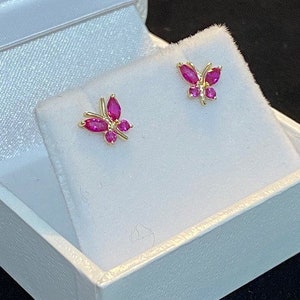 9 Karat Solid Gold Pink Echte Rubin Schmetterling Ohrringe | Schmetterling Schmuck | Rosa Ohrringe | Geschenk für sie | Rubin Ohrstecker | Rubin Hochzeit Jahrestag