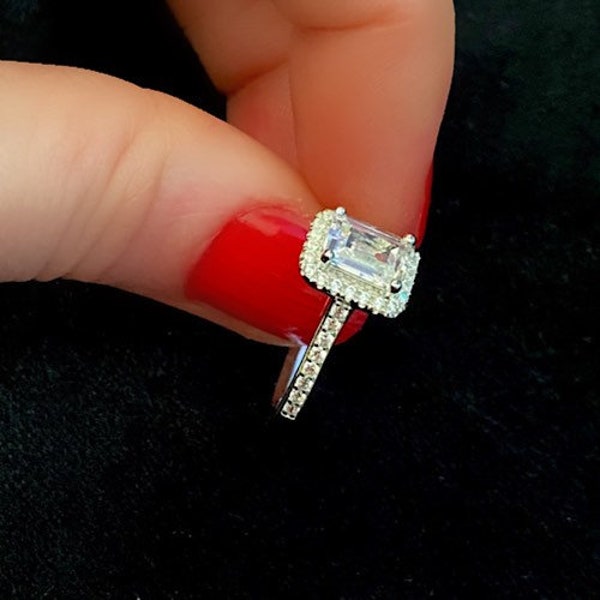 Bague en diamant simulé, Bague en argent et diamant carré | Bague halo taille émeraude, bague de fiançailles Art déco, pierre de naissance d'avril, bague de promesse, bal de promo