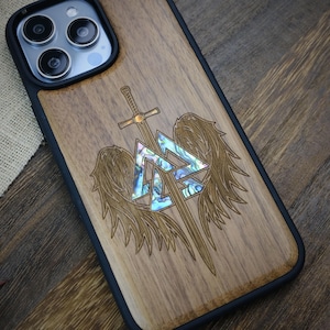 Wings of Valor Essence Art, Custodia in legno intarsiato a mano e madreperla - Cover artigianale per iPhone, Galaxy e Pixel