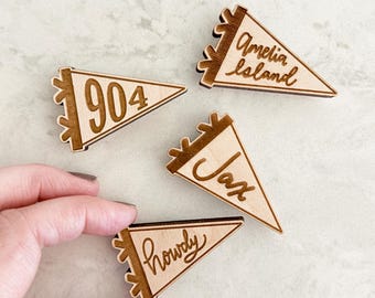 Pennant Shaped Wood Magnet | City, State, or Team Souvenir | Customizable Promotional Product Gift