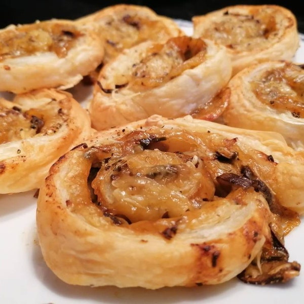 VEGAN Mushroom and Cheese Puff Pinwheels x10 Yummy Savoury Snack Lunch Treat Gift Box