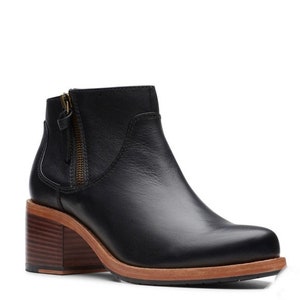 clarks clarkdale dawn bootie