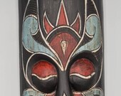 Lovely vintage 50 X 15.5cm painted tribal carving in amazing condition.