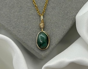 May Birthstone Emerald Necklace Gold Taurus Healing Crystal Boho Charm Natural Stone Wire Wrapped Hippie Handmade Jewellery Gift for Her