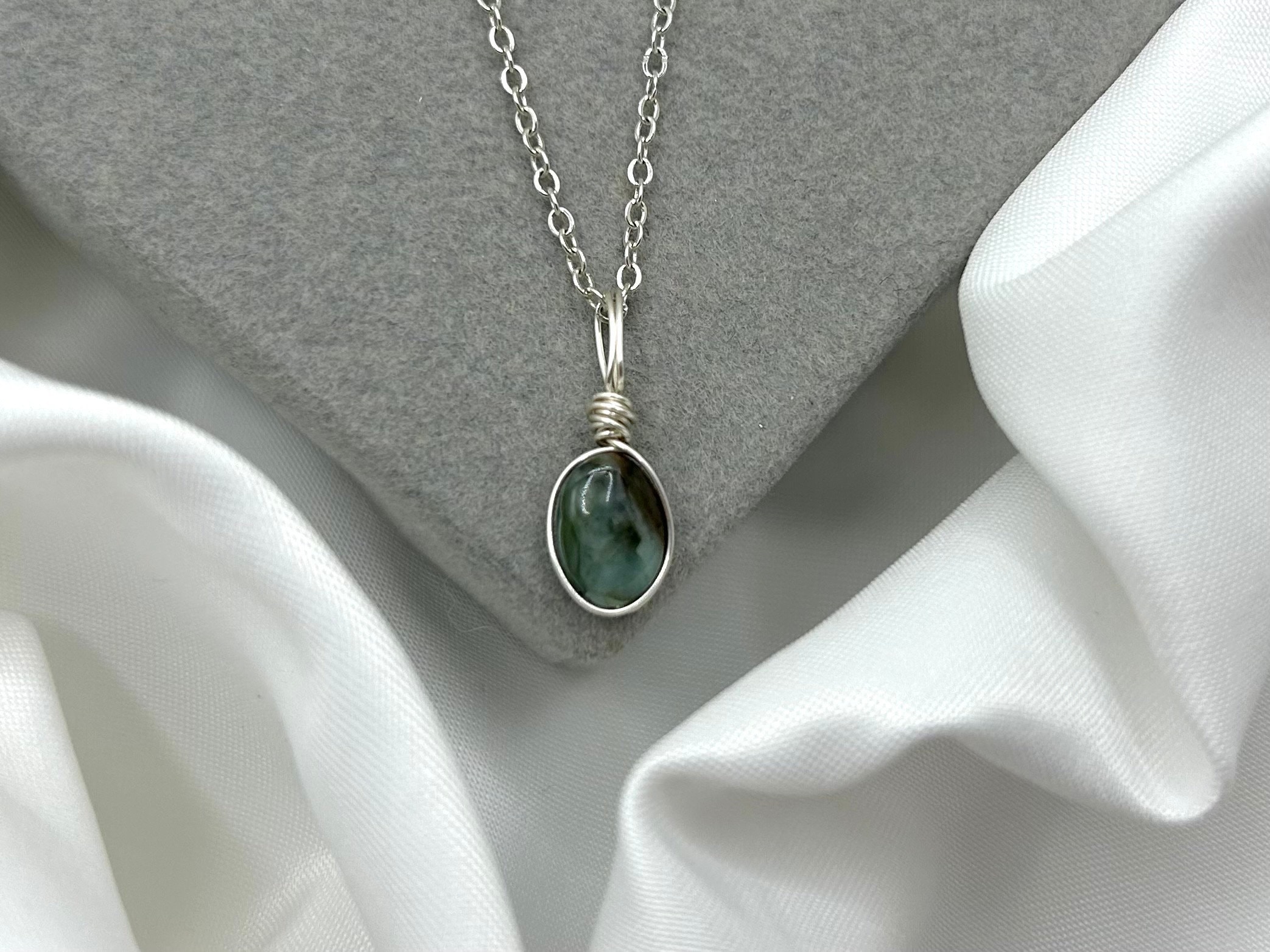 Dainty Emerald Silver Necklace, May Birthstone, Healing Crystal, Natural Stone Wire Wrapped Jewellery
