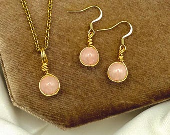 Rozenkwarts ketting oorbellen set: gouden draadgewikkelde kristallen sieraden