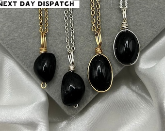 Collar con colgante de turmalina negra en bruto: Joyería de cristal para la conexión a tierra y la protección