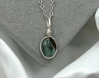 May Birthstone Emerald Necklace Silver Taurus Healing Crystal Boho Charm Natural Stone Wire Wrapped Hippie Handmade Jewellery Gift for Her