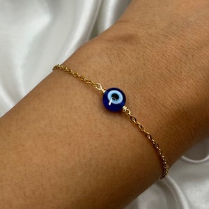 Gold Evil Eye Armband: Zierliche Blaue Nazar Hamsa, Anlaufbeständig