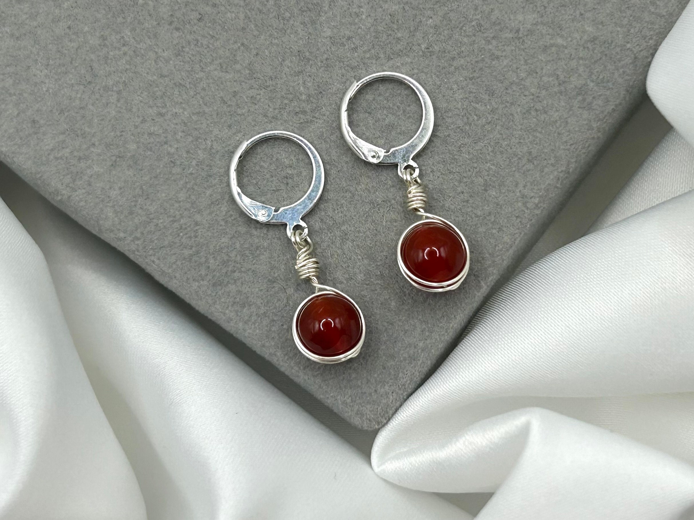 Karneol Heilstein Ohrringe Silber baumeln Tropfen Huggie Hoops Ohrring Juli Birthstone Ohrringe zierliche kleine minimalistischen handgemachten Schmuck