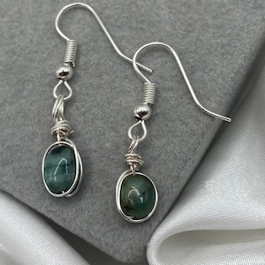 Raw Crystal Emerald Earrings Silver Dangle Drop Earring Birthstone May Charm Earrings Tiny Dainty Small Minimalist Mothers Day Gift