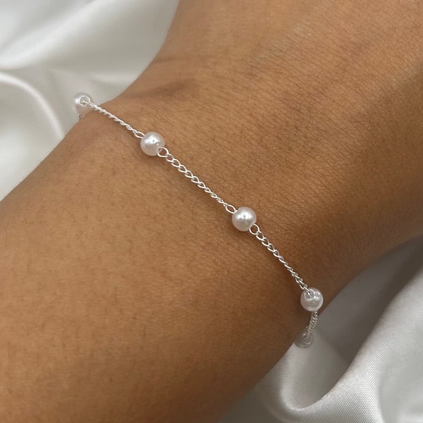 Zilveren parelarmband, sierlijke parelwitte bruidsmeisjes trouwsieraden, bruidsbruid vriendschap eenvoudig minimalistisch, alledaags