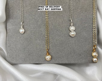 Dainty Freshwater Pearl Necklace Gold Silver Crystal Necklace Layered Bridesmaid Everyday Jewelry Simple Necklace Minimalist Pendant